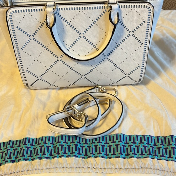 NWOT TORY BURCH ROBINSON CROSSHATCHED IVORY/BLUE LEATHER SATCHEL BAG - Picture 4 of 15